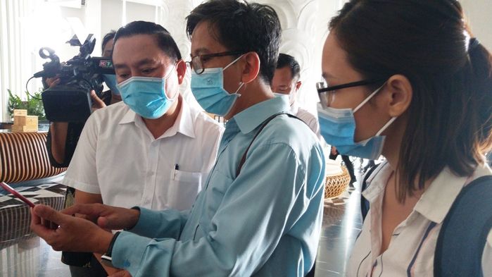 Thái độ không hợp tác của hành khách đi cùng chuyến bay với BN Covid