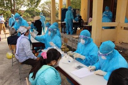 Người đàn ông bị lên phường vì khoe thuốc chữa Covid từ 6 loại lá