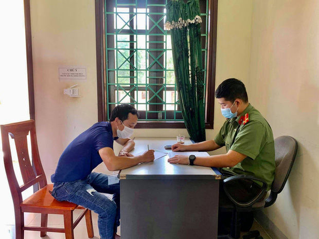Người đàn ông bị lên phường vì khoe thuốc chữa Covid từ 6 loại lá