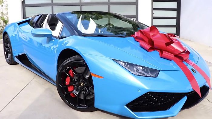 Thanh niên nhịn ăn 33 ngày hy vọng chúa ban Lamborghini cho bạn gái
