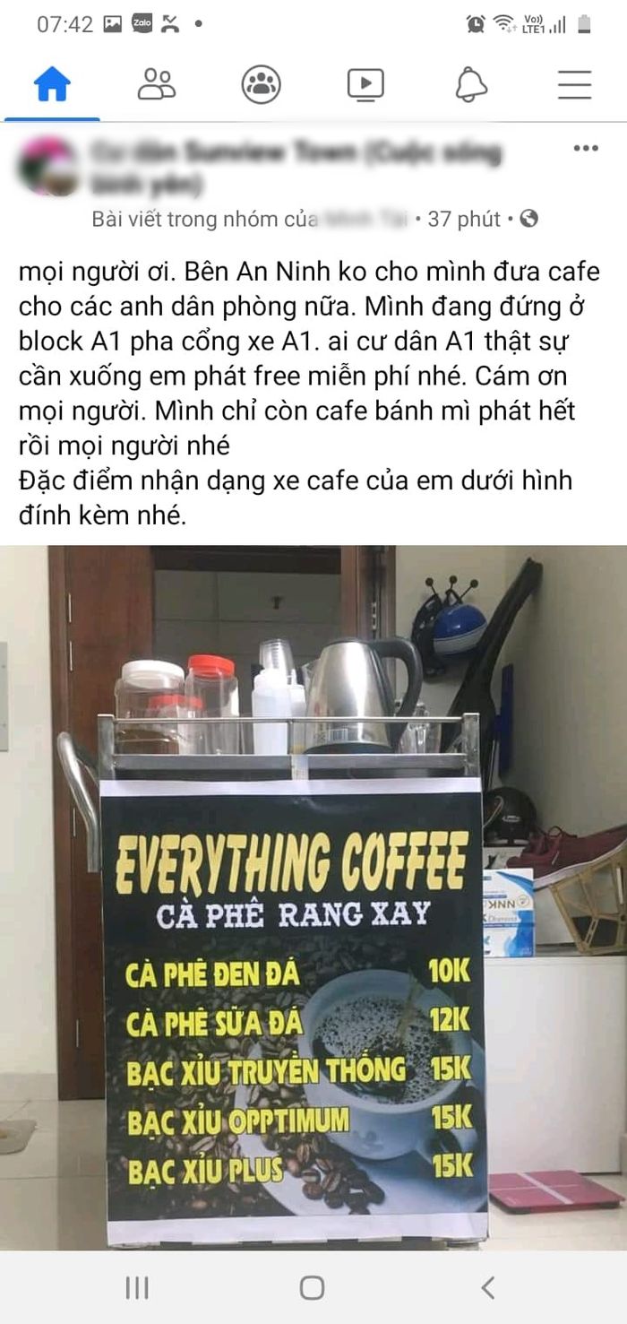 Nghĩa tình ở chung cư Thủ Đức bị cách ly: Cafe, bánh mì được miễn phí