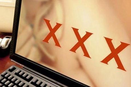 Từ vụ clip nóng: Khi nào công an được kiểm tra điện thoại người dân?