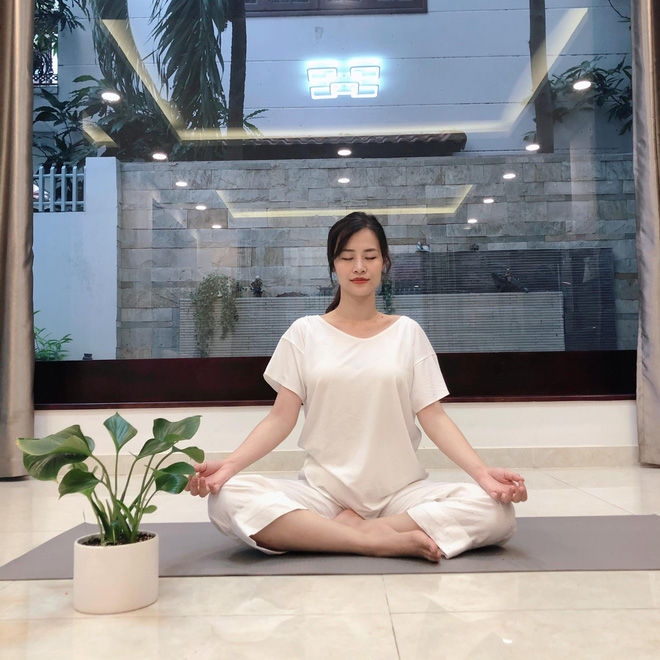 Đông Nhi - Ông Cao Thắng đi mua căn hộ hàng hiệu bậc nhất thế giới