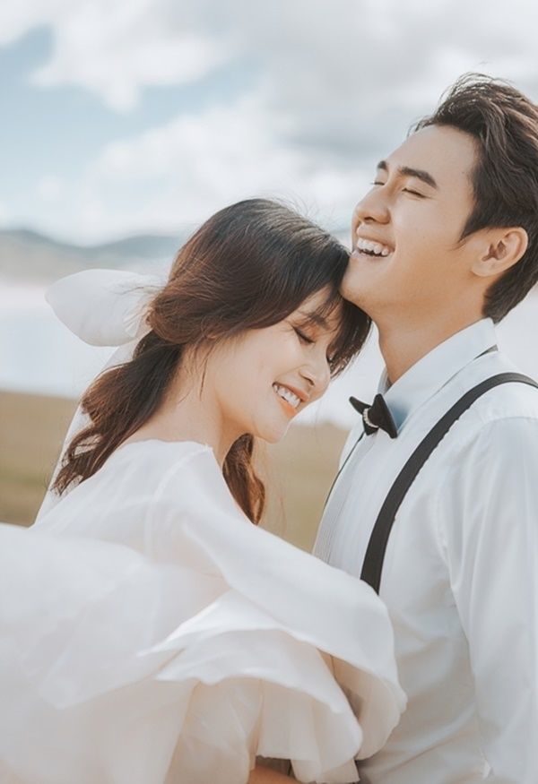 Vợ cũ Phan Thanh Bình khoe ảnh chồng kém 8 tuổi trông con đến ngủ gục