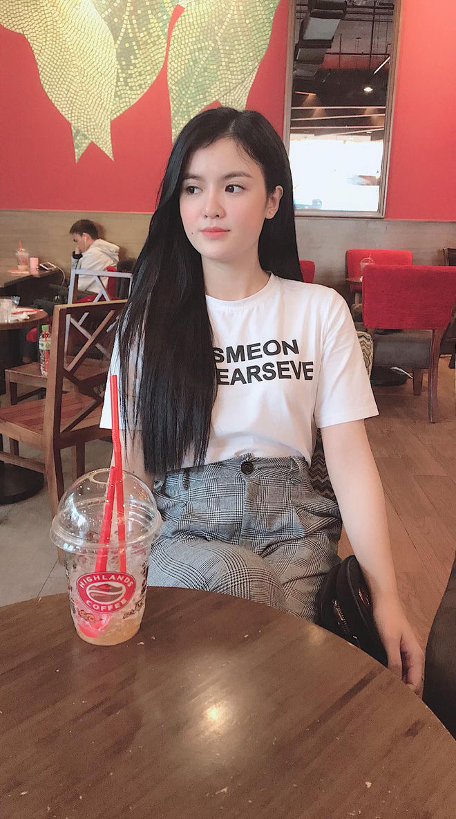 Vợ ông Dũng lò vôi nhận xét con dâu: Đẹp như tôi hồi lúc còn trẻ