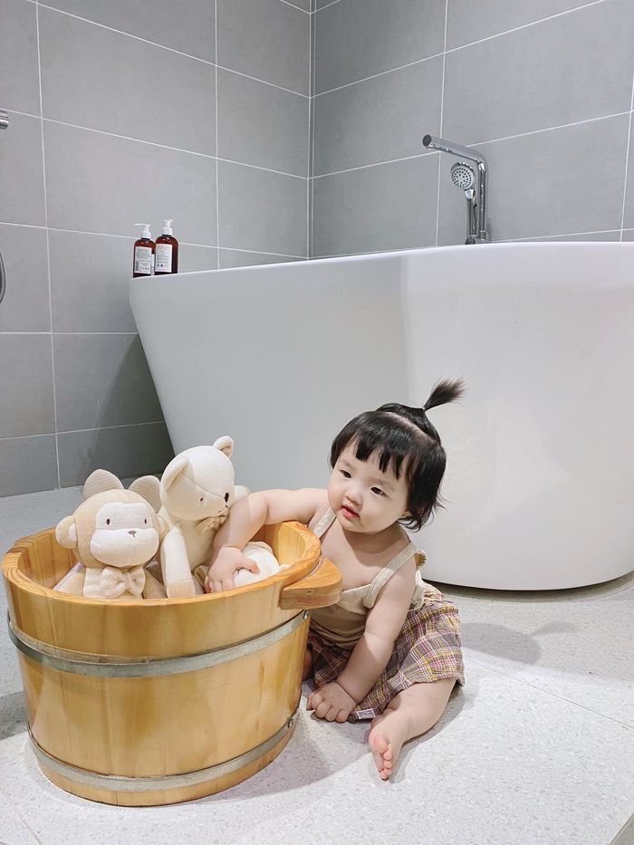 1001 địa điểm thả dáng xịn sò của ái nữ nhà Đông Nhi