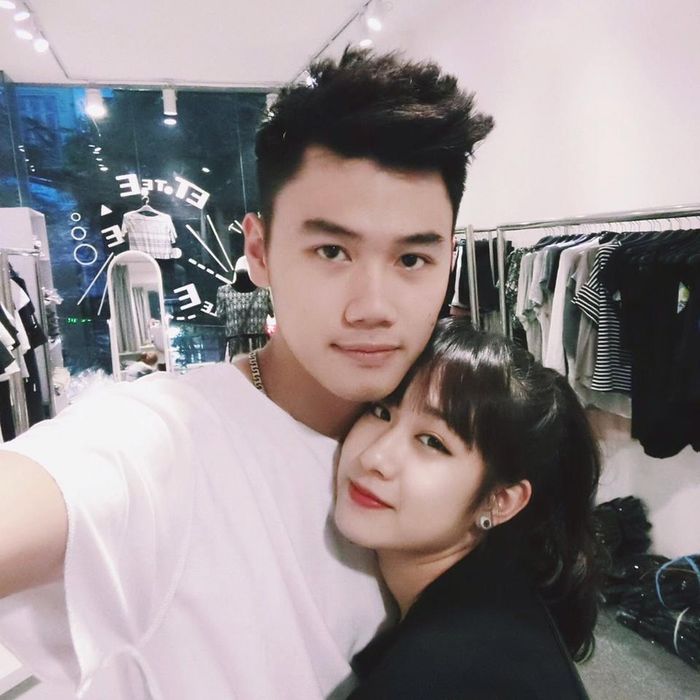 Trang Lou - Tùng Sơn: Bên nhau 10 năm, có 2 con, đổi 3 lần xe tiền tỷ