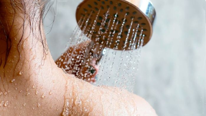 2 kiểu tắm gội trong mùa nóng nên bỏ ngay nếu không muốn bị đột quỵ