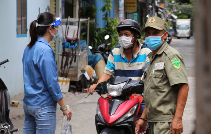Người dân né chốt chính, Gò Vấp lập 26 chốt phụ để kiểm soát ra vào