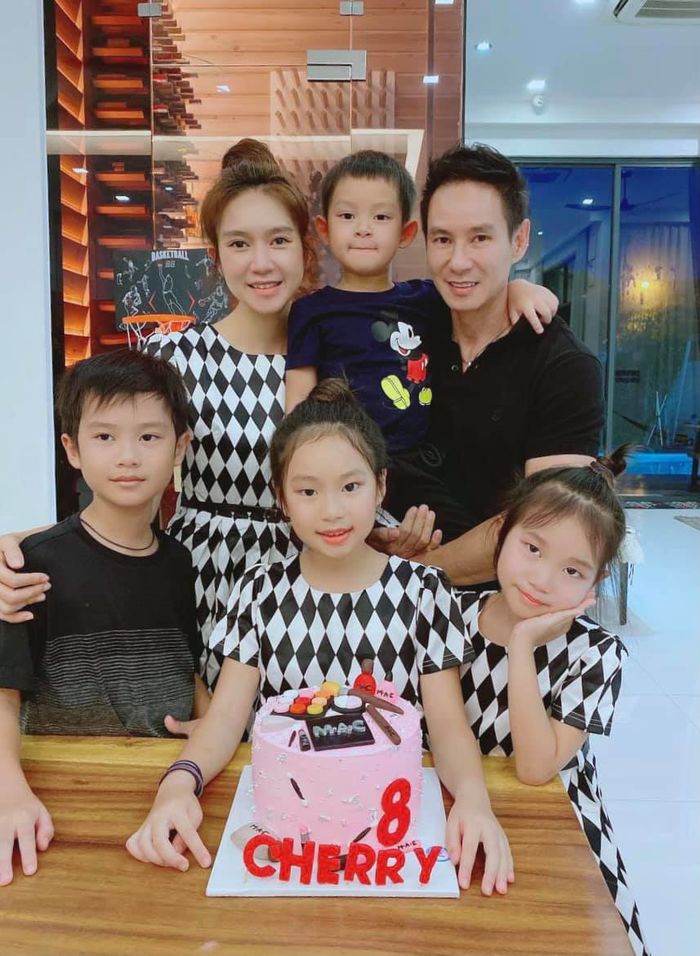 4 mỹ nhân Việt đi ngược quy luật của tạo hoá: Càng đẻ nhiều càng đẹp