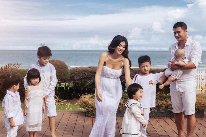 4 mỹ nhân Việt đi ngược quy luật của tạo hoá: Càng đẻ nhiều càng đẹp