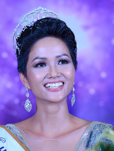 Đỗ Thị Hà chỉnh sửa một điểm duy nhất trên mặt sau nửa năm đăng quang
