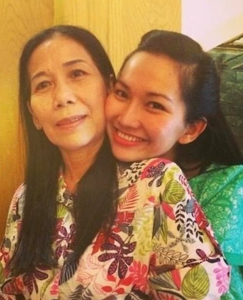 Xót xa cảnh sao Việt không thể về nước khi người thân qua đời