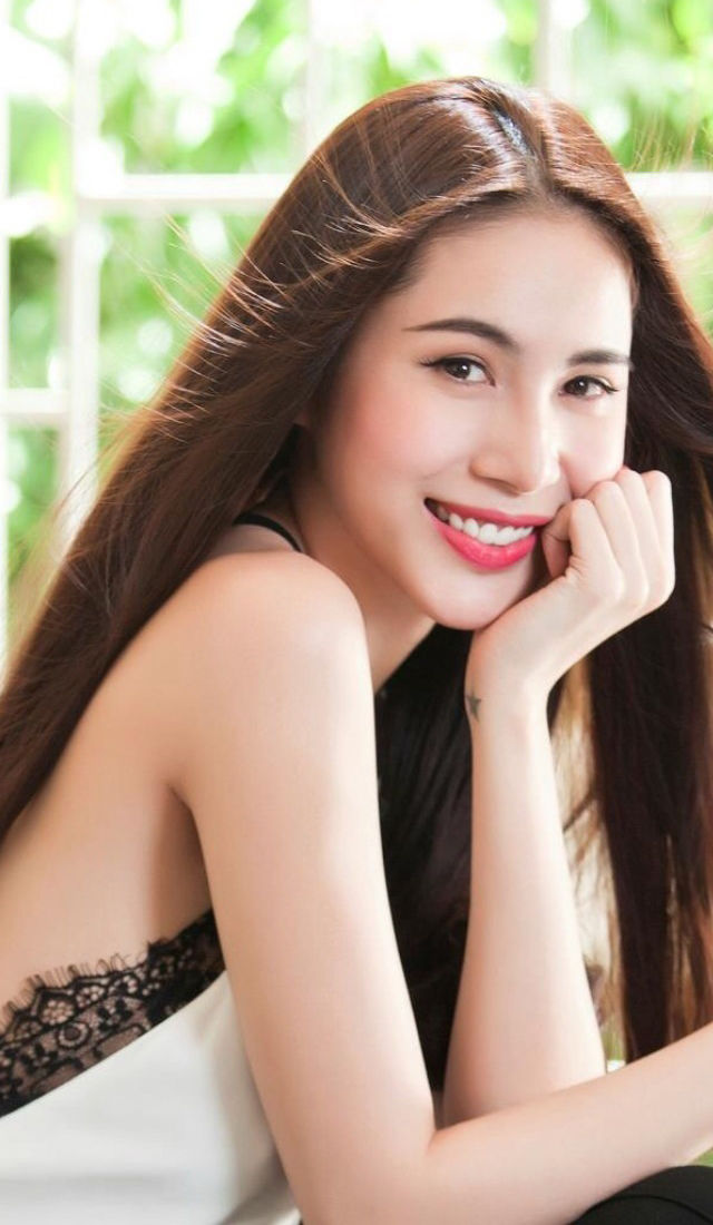 Đỗ Thị Hà chỉnh sửa một điểm duy nhất trên mặt sau nửa năm đăng quang