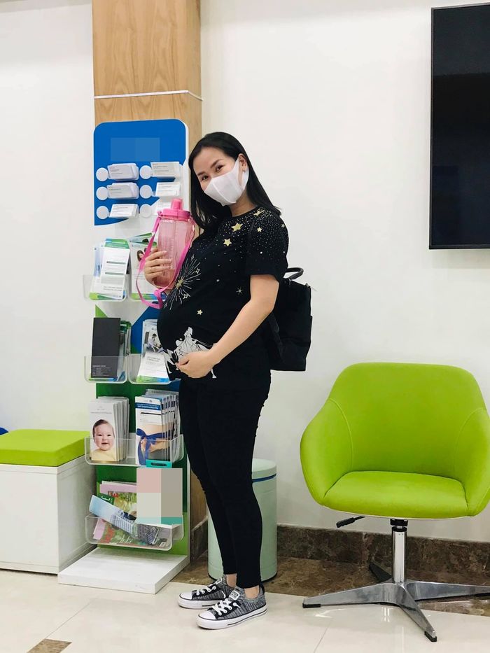 Bà bầu độc nhất Vbiz: ăn chay trường, thai giáo cho con bằng Phật pháp