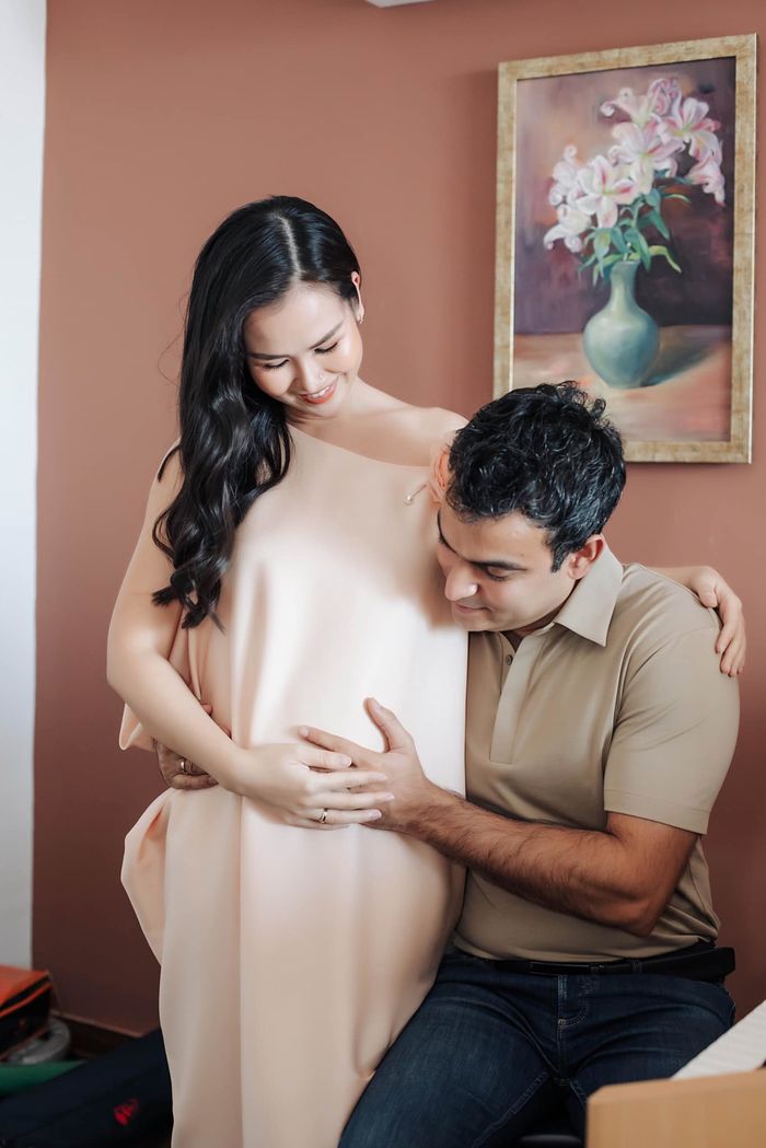 Bà bầu độc nhất Vbiz: ăn chay trường, thai giáo cho con bằng Phật pháp