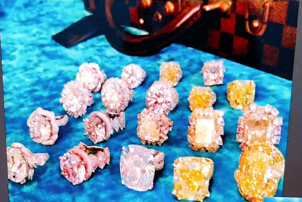 Bà Phương Hằng tiết lộ người thừa kế gia tài kim cương khủng