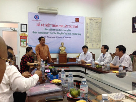 Bà Phương Hằng tặng 10.000 bộ test Covid nhanh cho BV Nhi Đồng