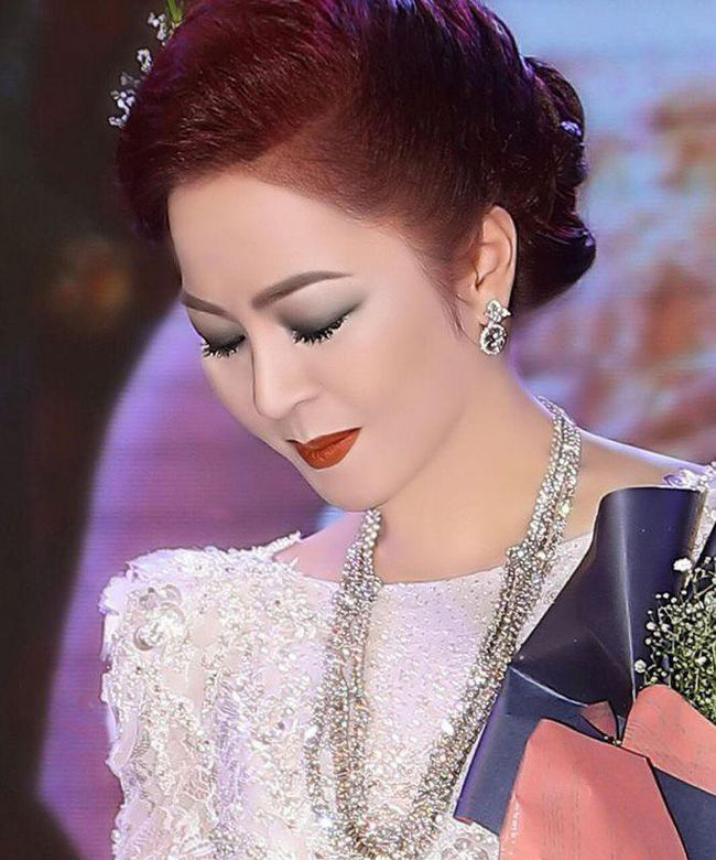 Bà Phương Hằng tặng 10.000 bộ test Covid nhanh cho BV Nhi Đồng
