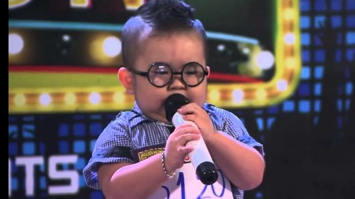 Bất ngờ cuộc sống hiện tại của Ku Tin: Đã lên lớp 4, cao lớn, học giỏi
