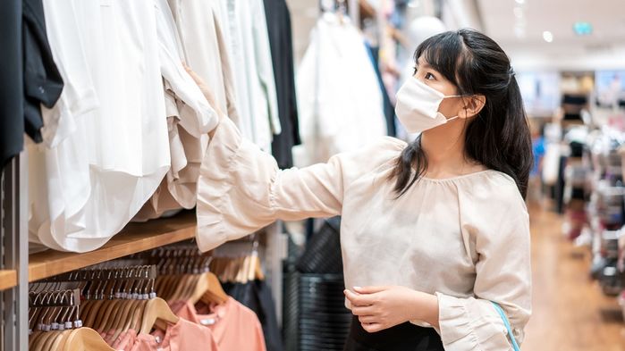 Bí mật không ngờ tại các shop thời trang: Nhất là gương biết nịnh