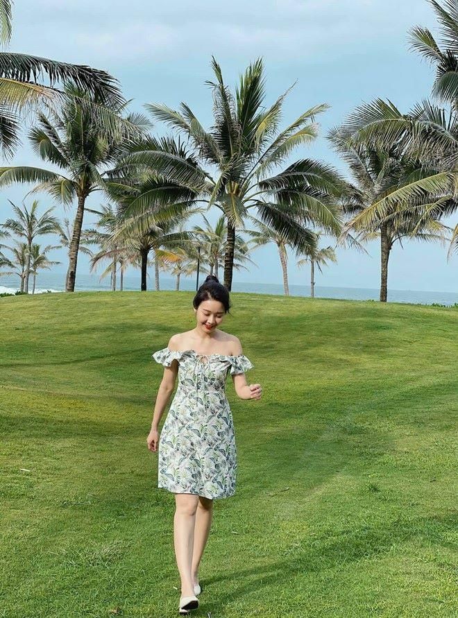 Biên tập viên VTV bị cắt sóng vì mặt quá trẻ sau khi dẫn 3 tháng