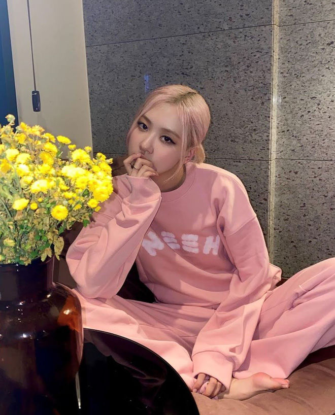 BLACKPINK và loạt mỹ nhân Kbiz diện đồ ngủ vẫn xinh xỉu