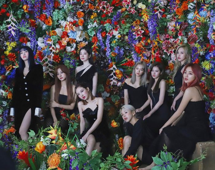 Visual đỉnh cũng khó cứu idol khi stylist đã hại: BTS bị chê tơi tả