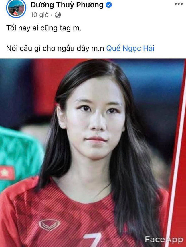 Dàn WAGs lẫn bồ cũ của hội cầu thủ nô nức cổ vũ, tim bắn tung tóe