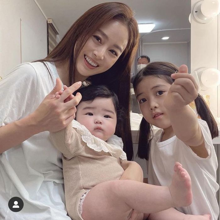 Bản sao của mỹ nhân Hàn: Truyền nhân Han So Hee là người mẫu tân binh