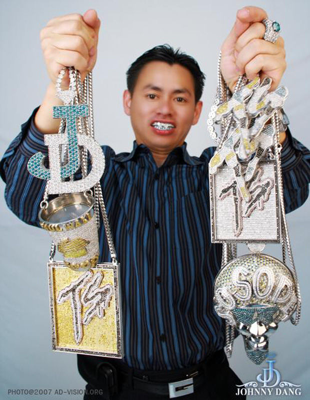 Hoa mắt trước BST kim cương đếm không xuể của Johnny Đặng