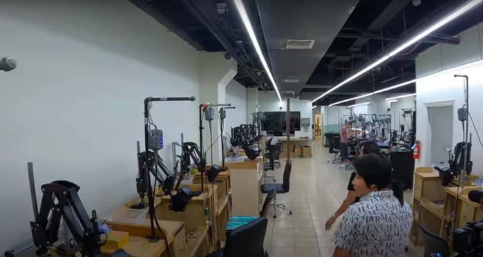 Hoa mắt trước BST kim cương đếm không xuể của Johnny Đặng
