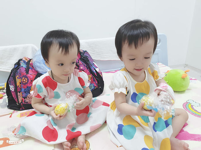 Sinh nhật 2 tuổi: Trúc Nhi - Diệu Nhi đã chạy nhảy, bi bô nói chuyện