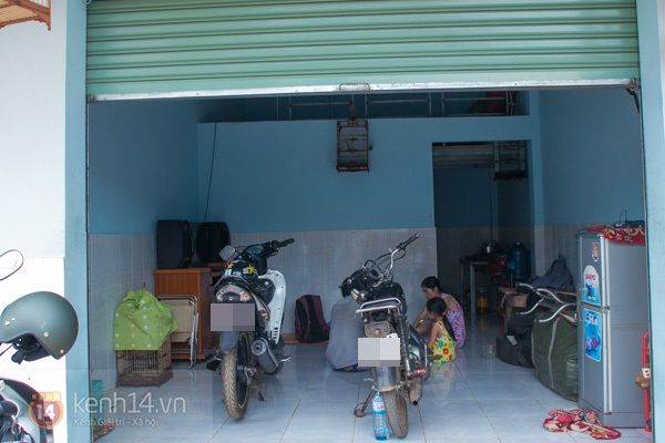 Chị gái sao Việt khổ cực mưu sinh dù có em trai kiếm tiền như nước