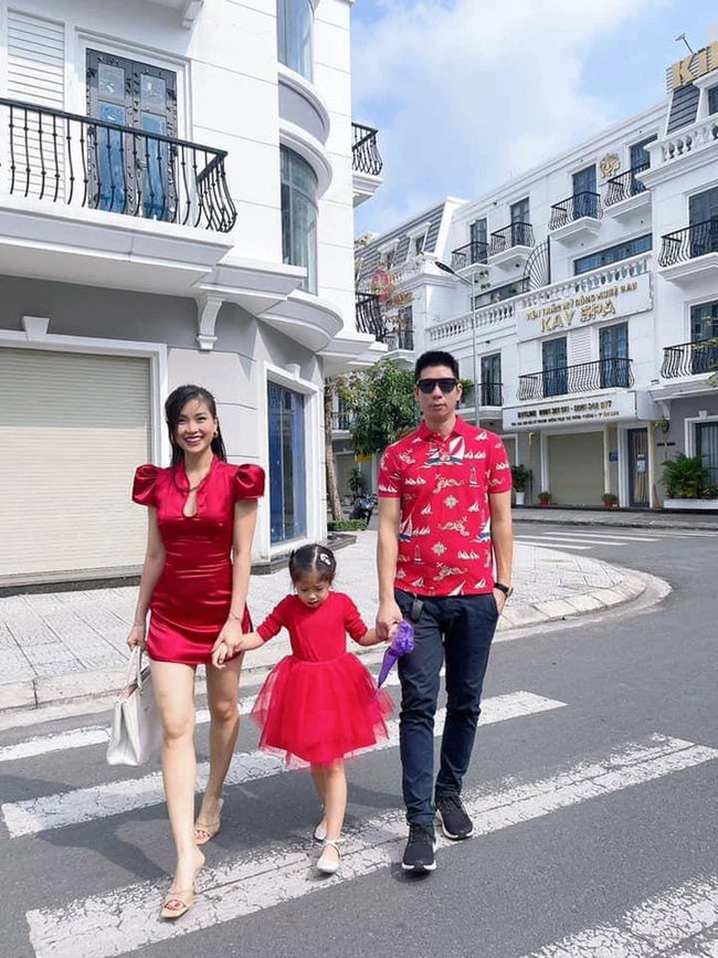 Chỉ mới 5 tuổi nhưng ái nữ nhà Á hậu Diễm Trang đã ra dáng fashionista