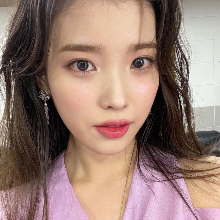 Chơi trội biến đổi giới tính, loạt idol nữ đẹp chuẩn nam thần