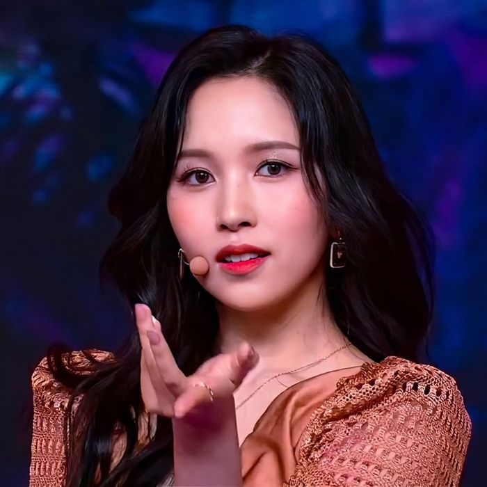 Chơi trội biến đổi giới tính, loạt idol nữ đẹp chuẩn nam thần