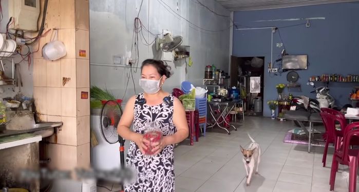Chú chó siêu thông minh: Hiểu tiếng người còn biết thu tiền giúp chủ