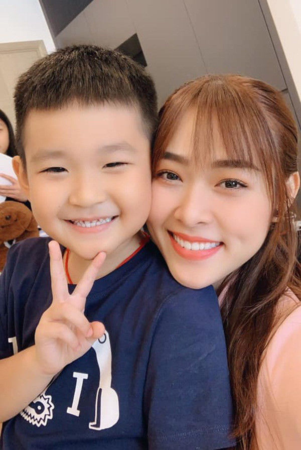 Chưa đầy 20 tuổi có con, mỹ nhân Việt sinh xong hối hận phải ly hôn