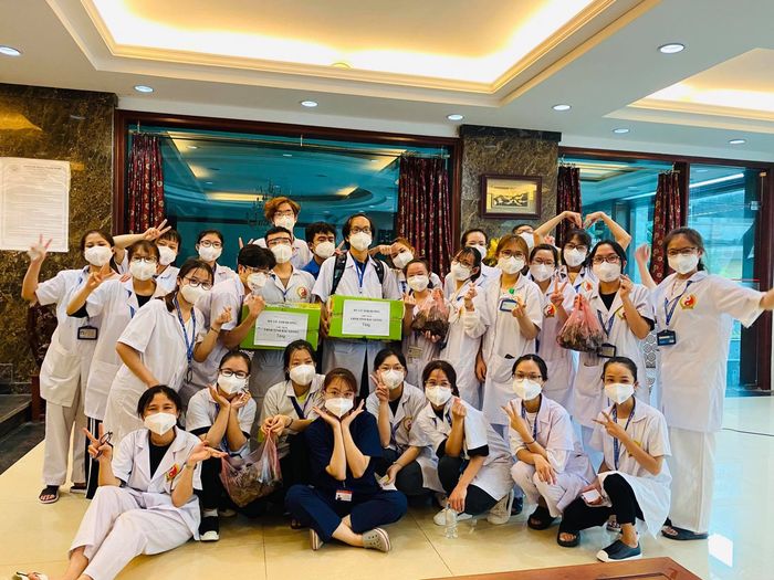 Cô gái Huệ Nguyễn “chưa có người yêu” nhận nhiều lời tỏ tình