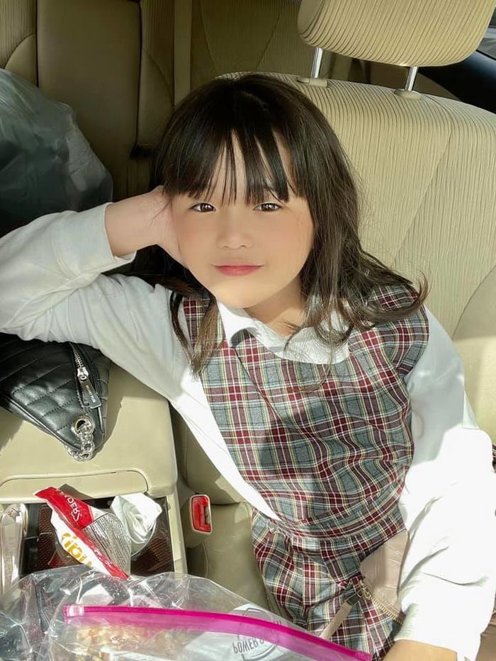 Con gái các nữ nghệ sĩ hài đình đám: Ái nữ nhà Kiều Oanh nói hơn mẹ