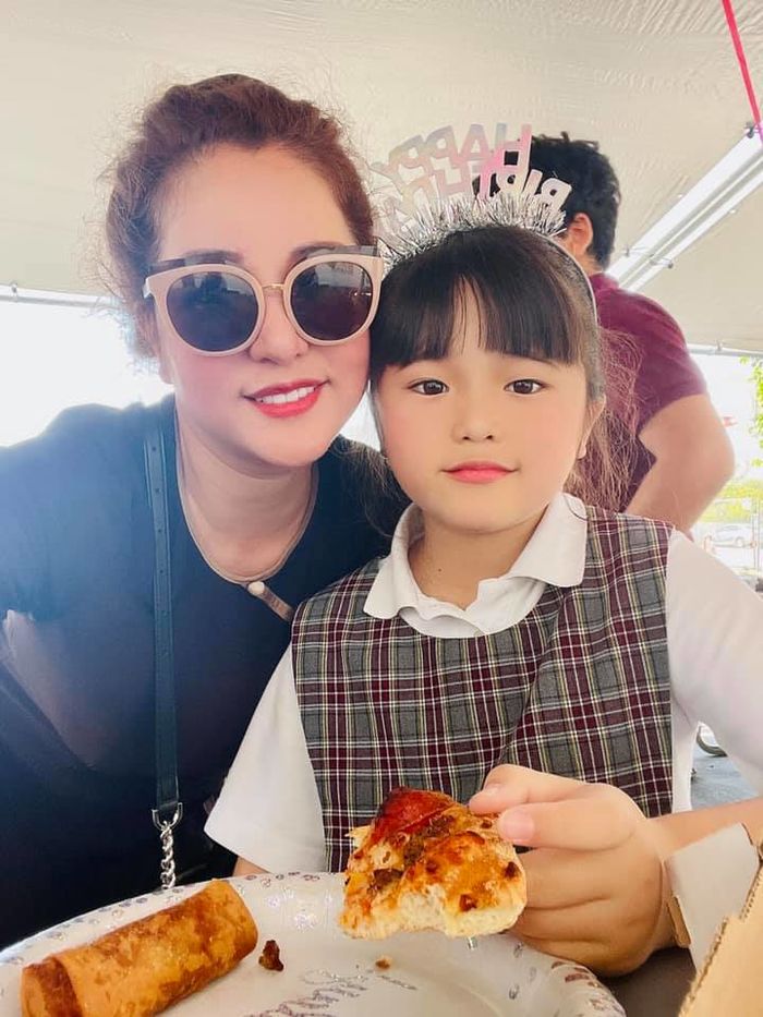 Con gái các nữ nghệ sĩ hài đình đám: Ái nữ nhà Kiều Oanh nói hơn mẹ