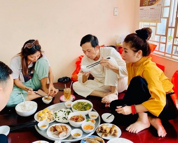 Con trai Hoài Linh phủ nhận chửi khán giả: Đó là sản phẩm photoshop