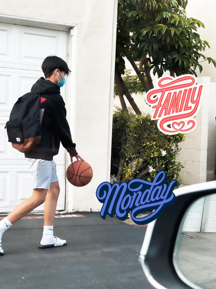 Con trai Kim Hiền ra dáng hotboy ở tuổi 16, cao vượt trội hơn mẹ và bố