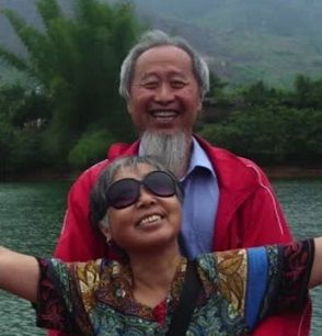 Cụ bà mắc nan y hồi sinh kỳ diệu nhờ chồng lái xe đưa đi du lịch