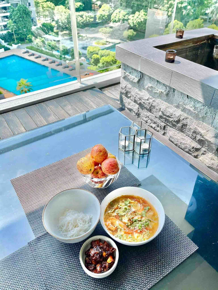 Cuộc sống của Đoan Trang ở Singapore: Lần đầu biết nấu nướng, dọn dẹp