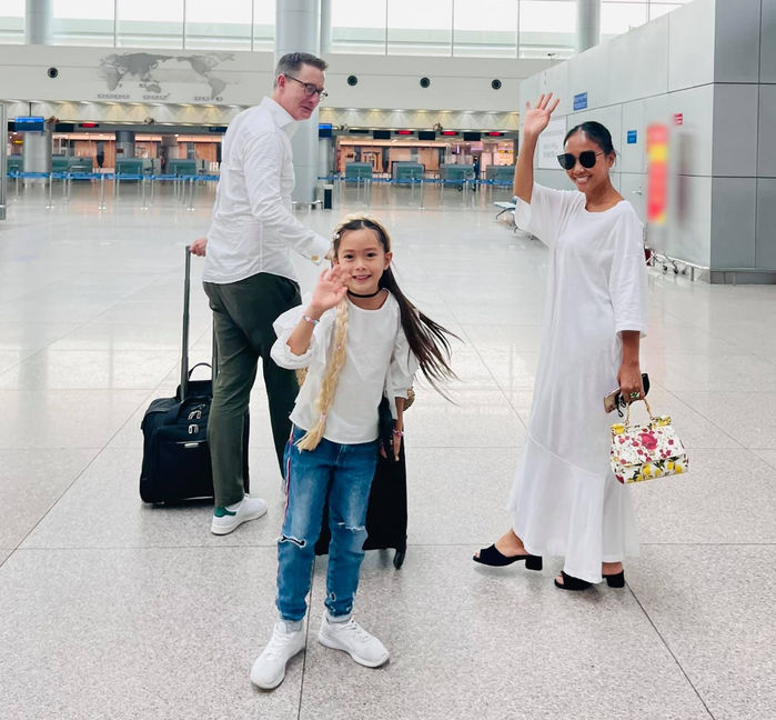 Cuộc sống của Đoan Trang ở Singapore: Lần đầu biết nấu nướng, dọn dẹp