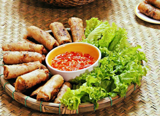 Những món ăn Việt Nam gây nghiện, khách nước ngoài ăn mãi không chán