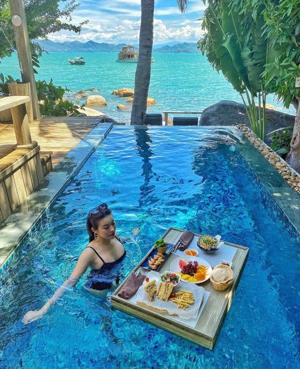 Đằng sau loạt ảnh sống ảo của giới nhà giàu: Bỏ cả triệu để check in