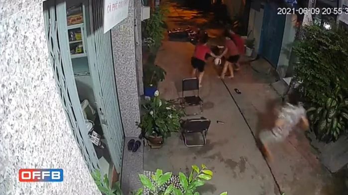 Đi cướp không coi ngày: Thanh niên ngã sấp mặt, còn lỗ cả con xe